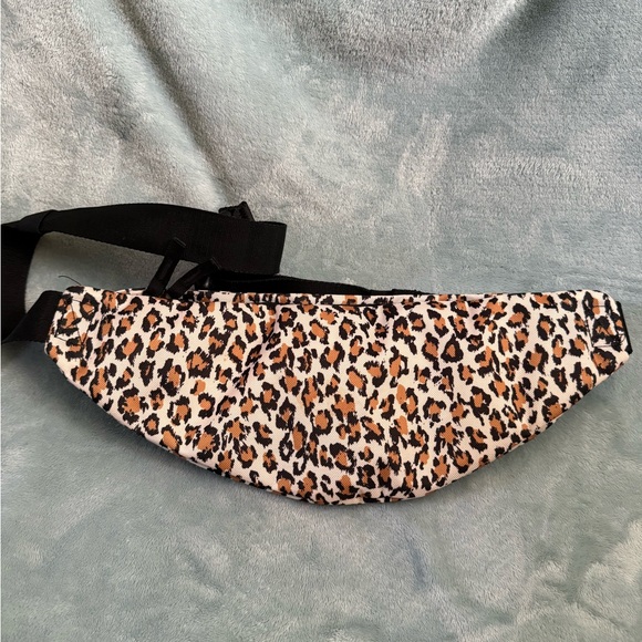 Nike Animal Print Waist Bag with Black Accents - Picture 2 of 3